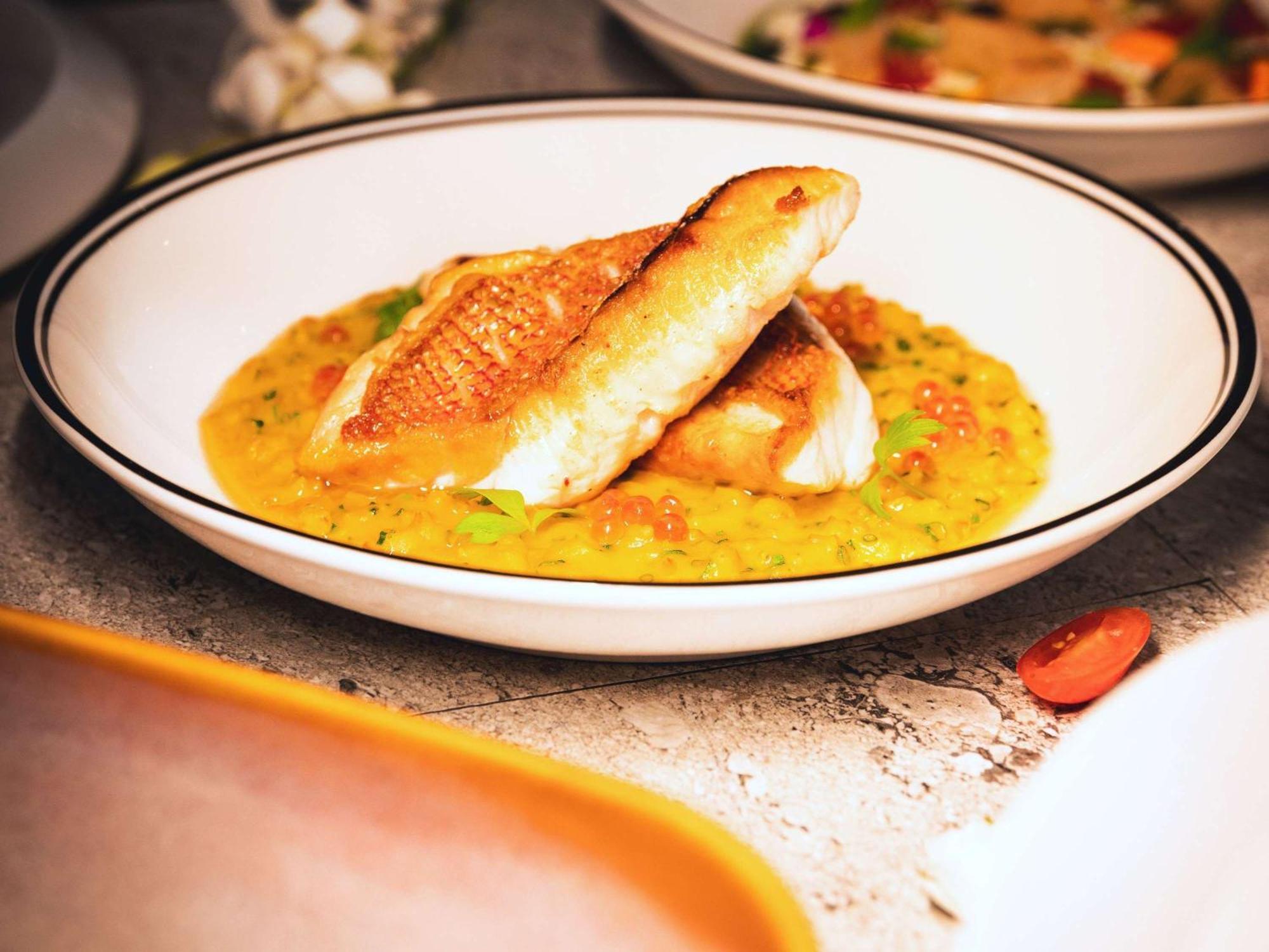 Sofitel Gold Coast Broadbeach Exterior foto A plate of halwa puri